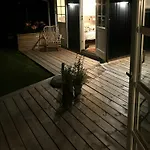 Dom wakacyjny Romantic Summerhouse With Seaview