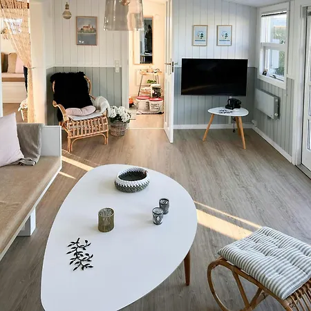 Romantic Summerhouse With Seaview Ferienhaus