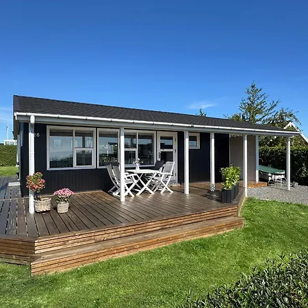 Romantic Summerhouse With Seaview Hébergement de vacances *