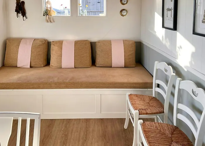 Romantic Summerhouse With Seaview