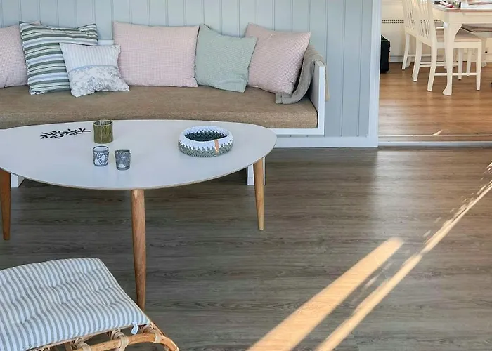 Romantic Summerhouse With Seaview *