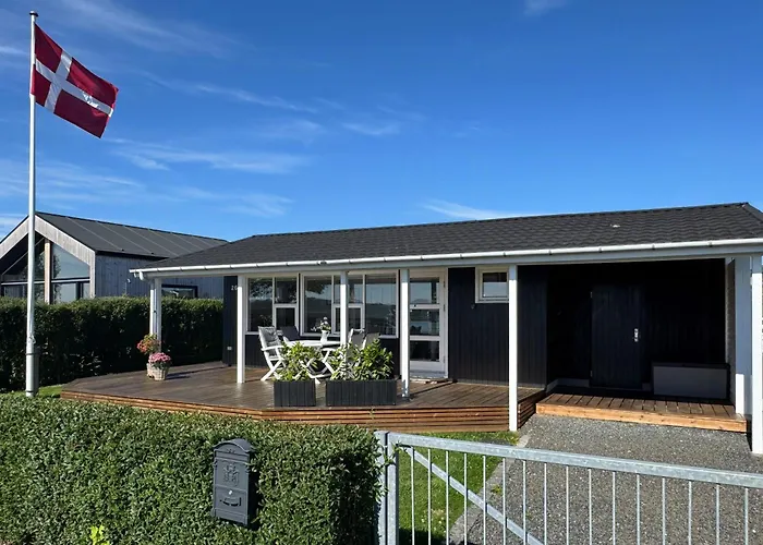 Romantic Summerhouse With Seaview