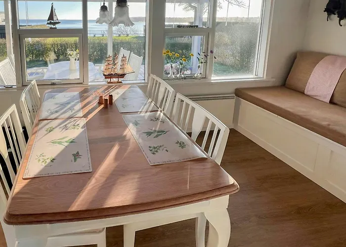 Romantic Summerhouse With Seaview Сasa de vacaciones