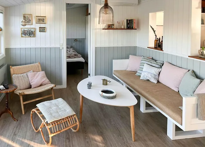 بيت للعطل Romantic Summerhouse With Seaview