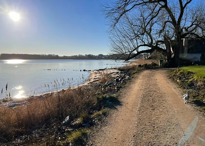 بيت للعطل Romantic Summerhouse With Seaview كولدينغ